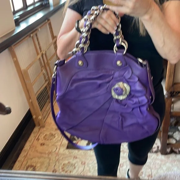 🛍💝HOST PICK💝🛍Exquisite VERSACE LEATHER BAG - Picture 3 of 15